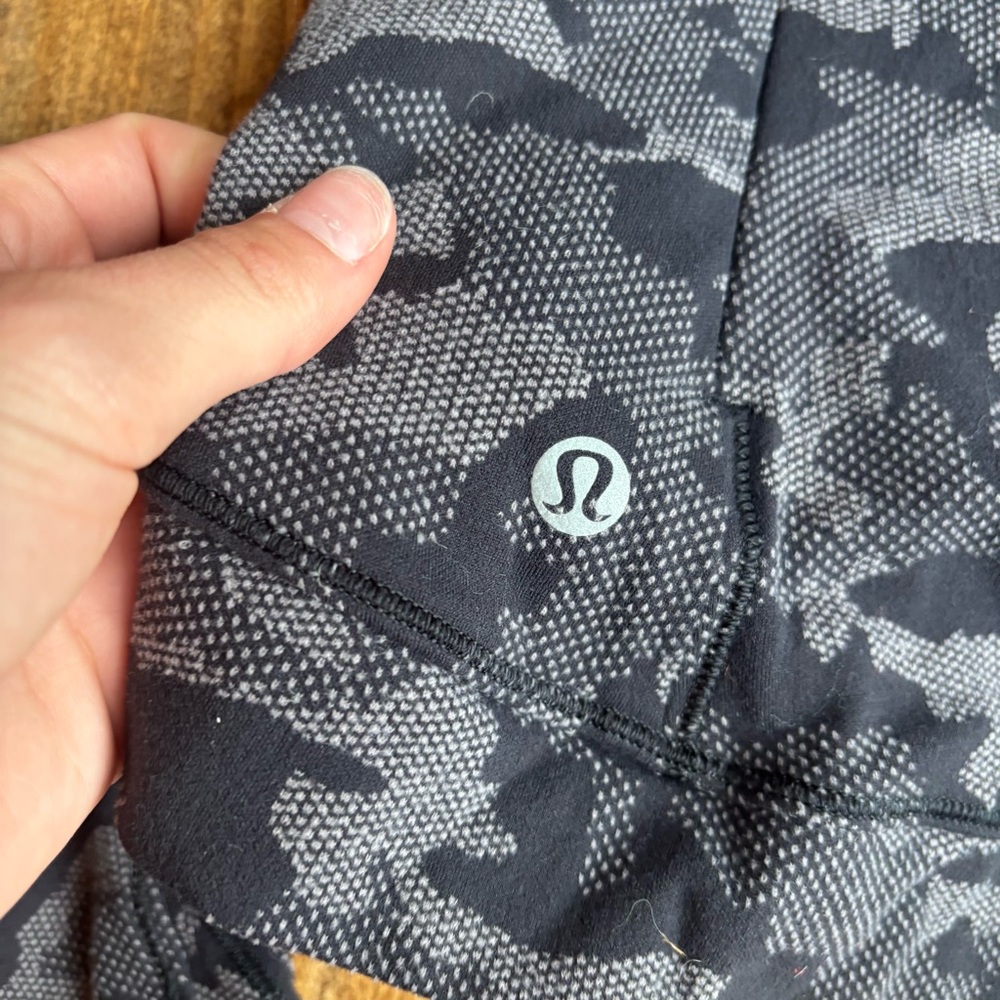 Lululemon Runderful Long Sleeve - Picture 4 of 5